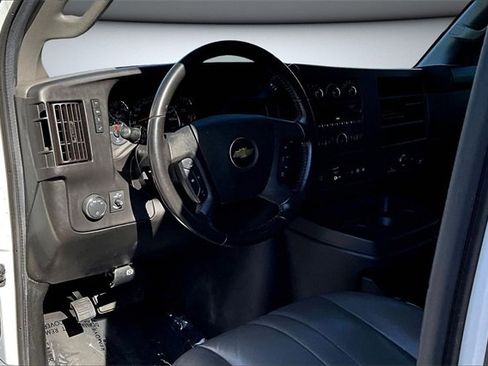 Used 2022 Chevrolet Express 3500 Extended w/ Driver Convenience Package image 14