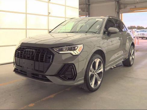 Used 2022 Audi Q3 2.0T Premium Plus image 2