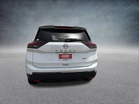 Used 2024 Nissan Rogue SV FWD image 5