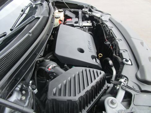 Used 2020 Chevrolet Traverse LT image 11