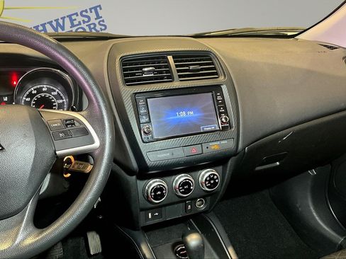 Used 2025 Mitsubishi Outlander Sport AWD image 10