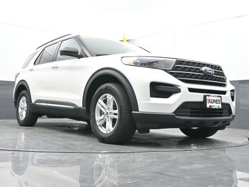 Used 2020 Ford Explorer XLT w/ Comfort Package image 45