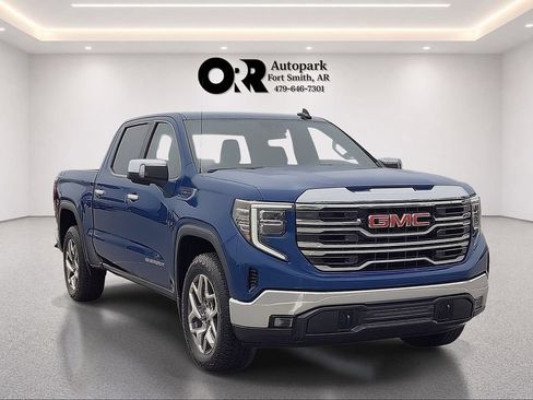 Used 2023 GMC Sierra 1500 SLT w/ SLT Premium Package AWD/4WD image 1