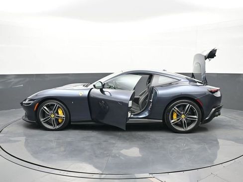 Used 2023 Ferrari Roma image 26