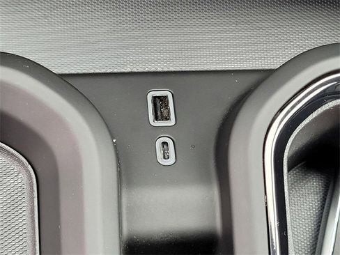 Used 2025 GMC Sierra 2500 AT4 image 15