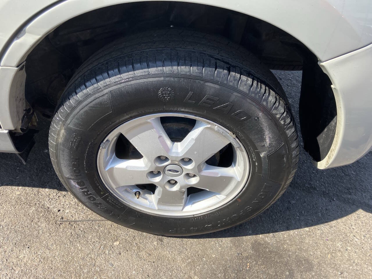 Used 2009 Ford Escape XLT FWD image 15