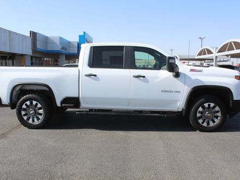 Used 2024 Chevrolet Silverado 2500 Custom w/ Custom Value Package AWD/4WD image 2