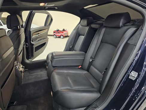 Used 2014 BMW 750Li image 25