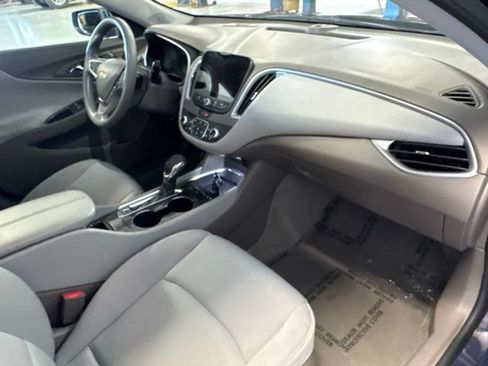 Used 2025 Chevrolet Malibu LT FWD image 36