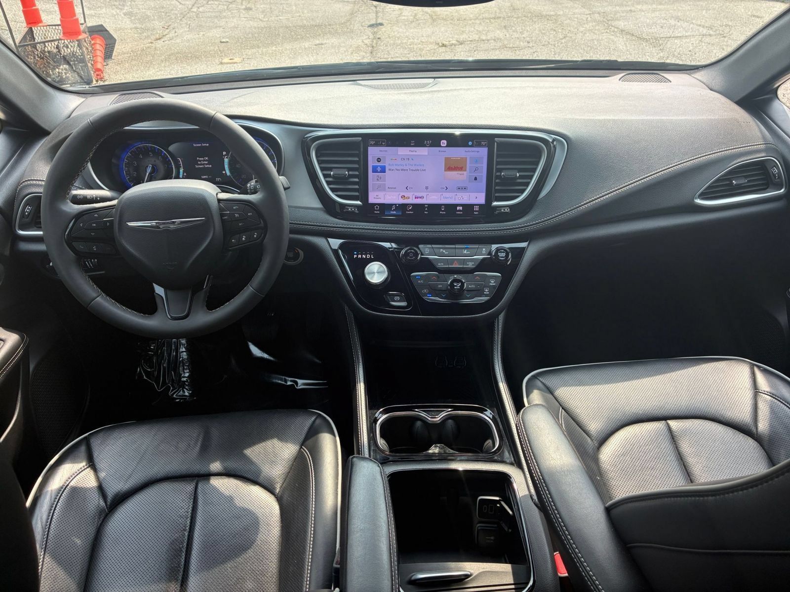 Used 2025 Chrysler Pacifica Limited FWD image 28