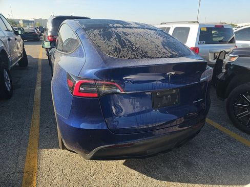 Used 2021 Tesla Model Y Long Range image 5
