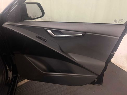 Used 2025 Kia Niro LX image 26