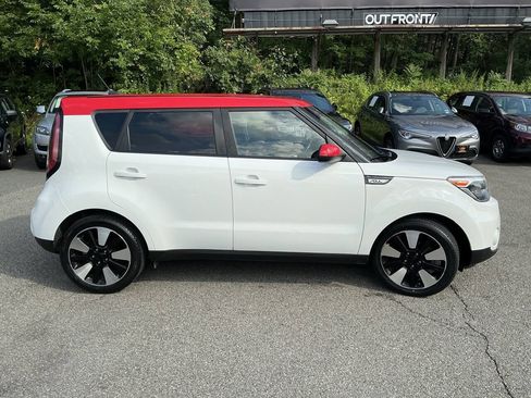 Used 2017 Kia Soul + w/ Designer's Package FWD image 4
