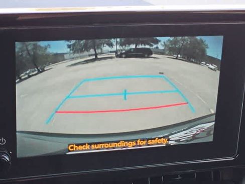 Used 2025 Toyota Corolla Cross LE FWD image 22