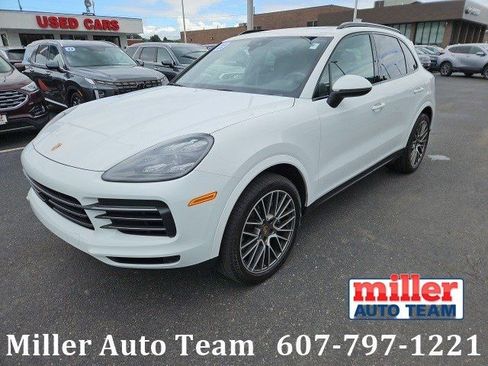 Used 2022 Porsche Cayenne Platinum Edition AWD/4WD image 1