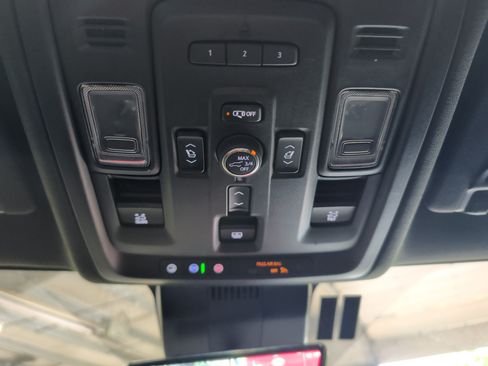 Used 2024 GMC Yukon Denali w/ Denali Reserve Package AWD/4WD image 14
