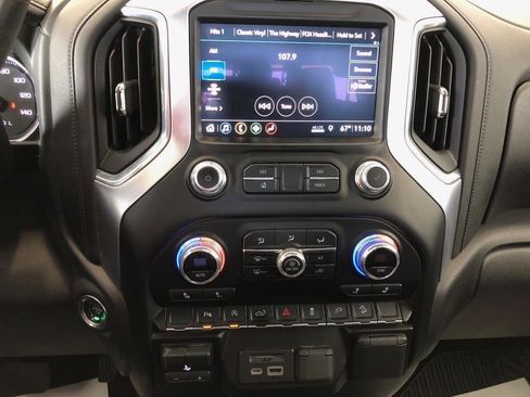 Used 2019 GMC Sierra 1500 SLE w/ SLE Value Package AWD/4WD image 17