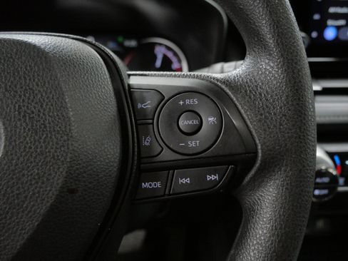 Certified 2025 Toyota RAV4 XLE FWD image 29