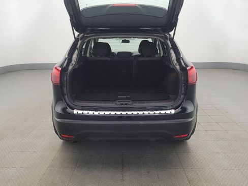 Used 2017 Nissan Rogue Sport SV w/ SV Premium Package image 29