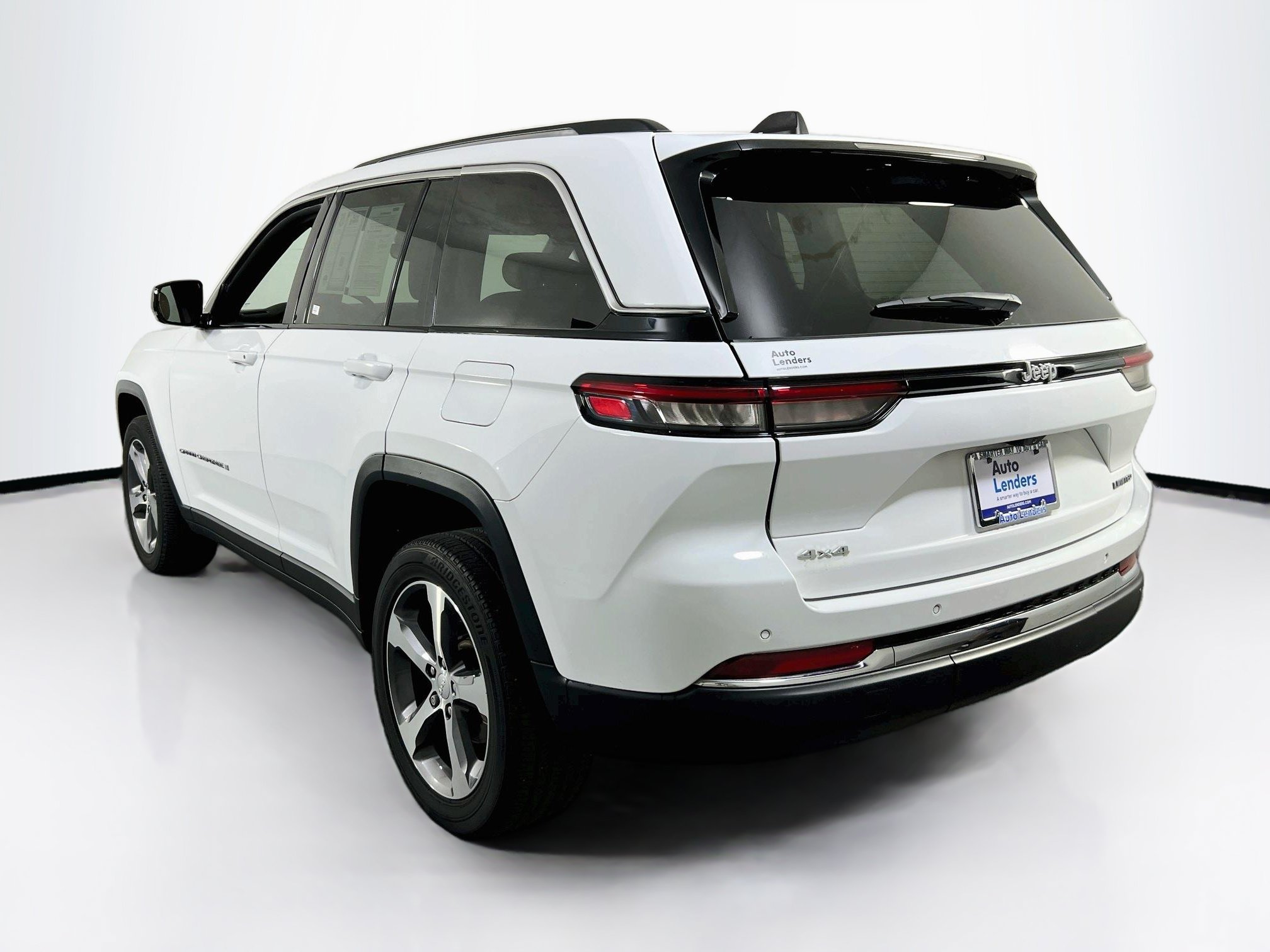 Used 2023 Jeep Grand Cherokee Limited AWD/4WD image 7