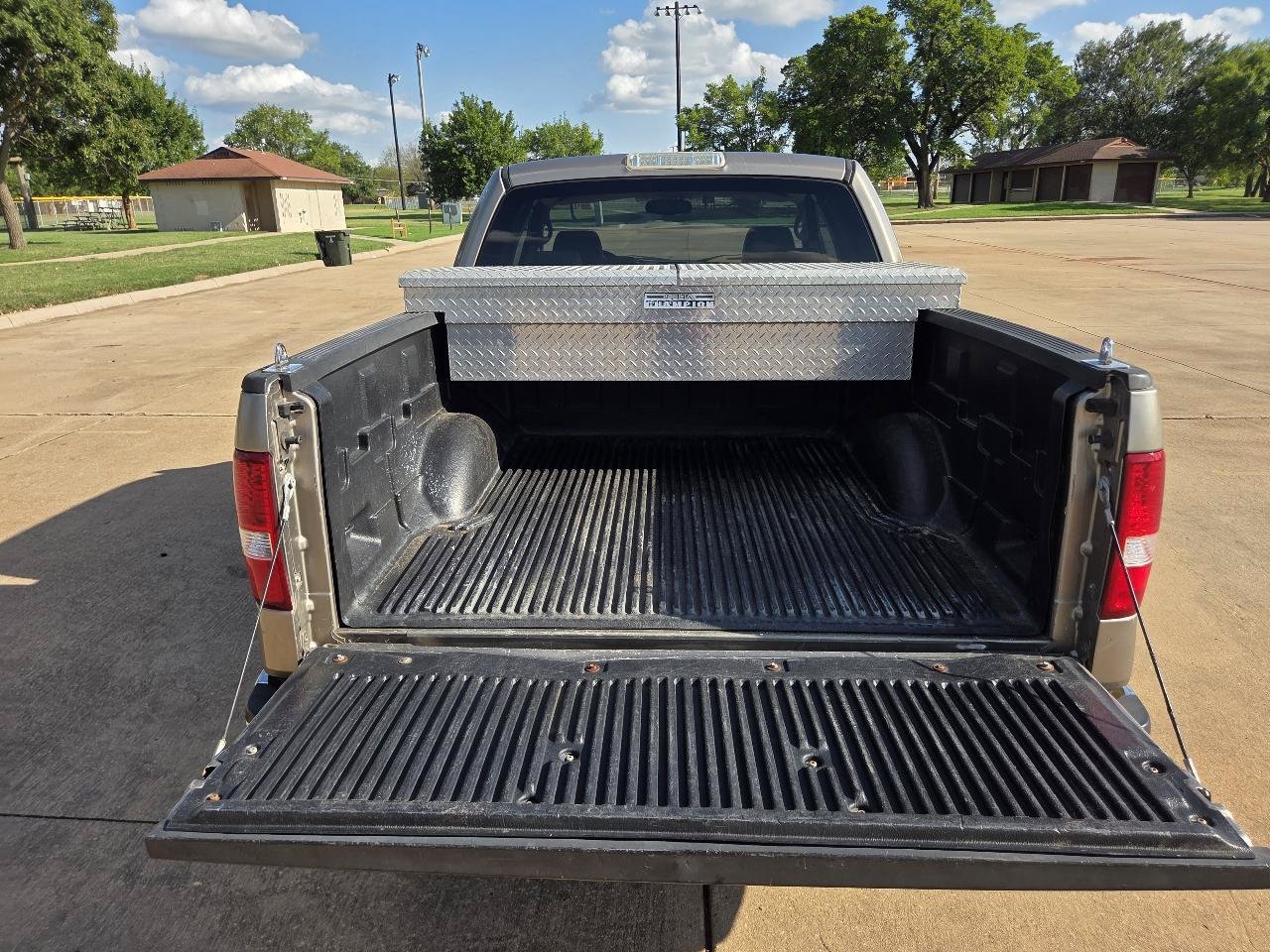 Used 2005 Ford F150 Lariat RWD image 27