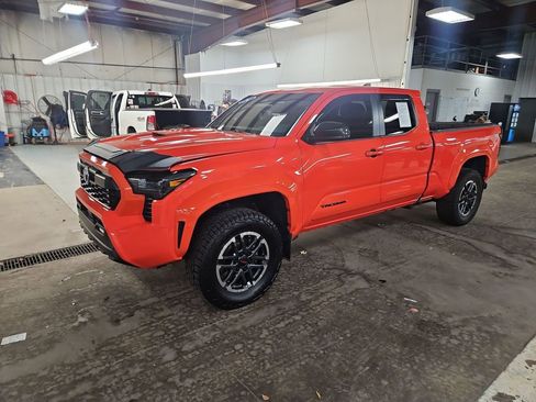 Used 2024 Toyota Tacoma TRD Sport image 1