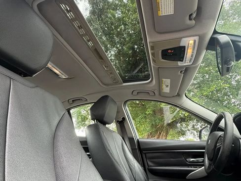 Used 2013 BMW 320i Sedan RWD image 14