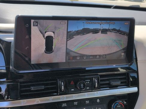 New 2026 Nissan Pathfinder SL AWD/4WD image 17