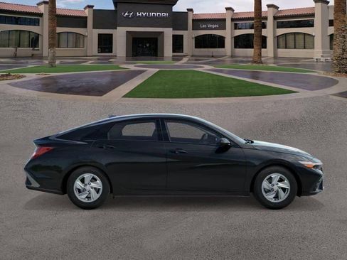 New 2026 Hyundai Elantra SE FWD image 7