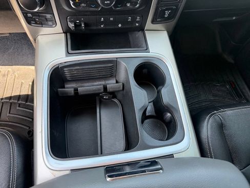 Used 2017 RAM 1500 Big Horn AWD/4WD image 38