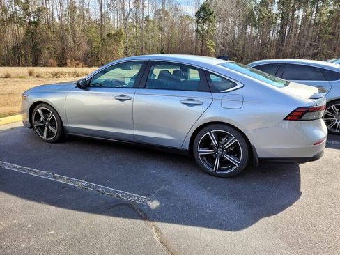 Used 2024 Honda Accord Sport image 8