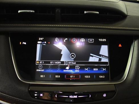 Used 2018 Cadillac XT5 Luxury w/ Driver Awareness Package image 23