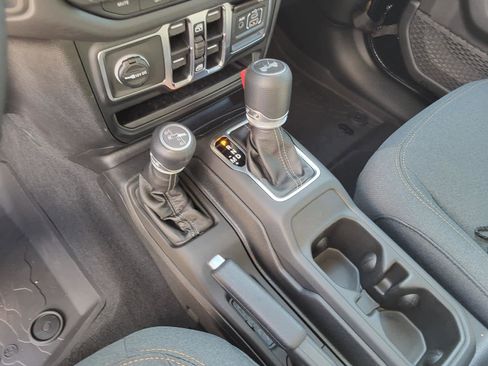 New 2025 Jeep Wrangler Sahara w/ Technology Group image 19