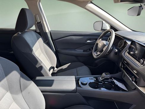 New 2026 Nissan Rogue SV AWD/4WD image 18