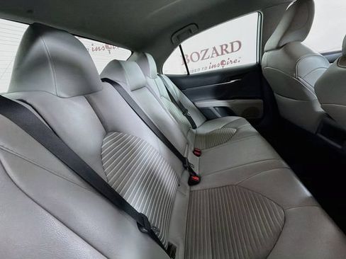 Used 2019 Toyota Camry SE FWD image 29
