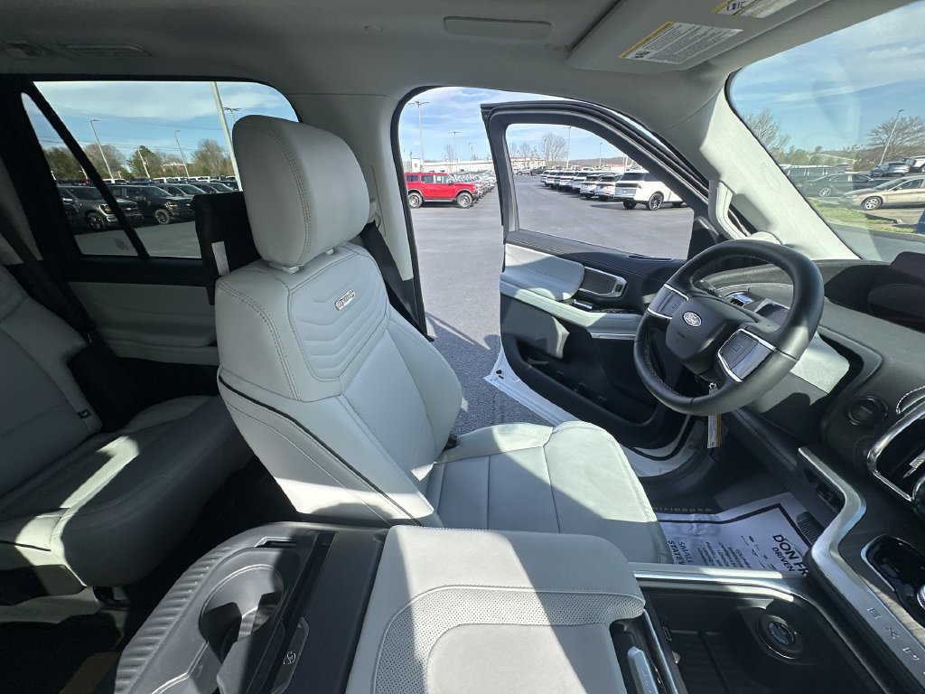 New 2026 Ford Expedition Platinum w/ Platinum Ultimate Package AWD/4WD image 15