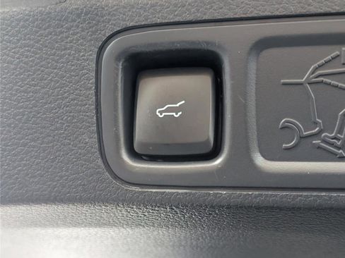 Used 2023 Ford Expedition Limited image 14