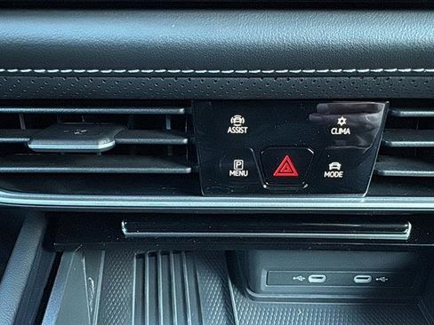 New 2025 Volkswagen Atlas SE image 24