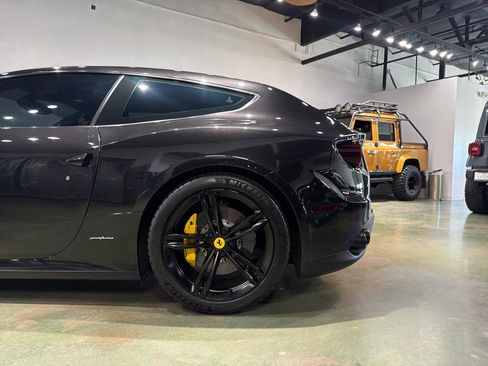 Used 2014 Ferrari FF image 5