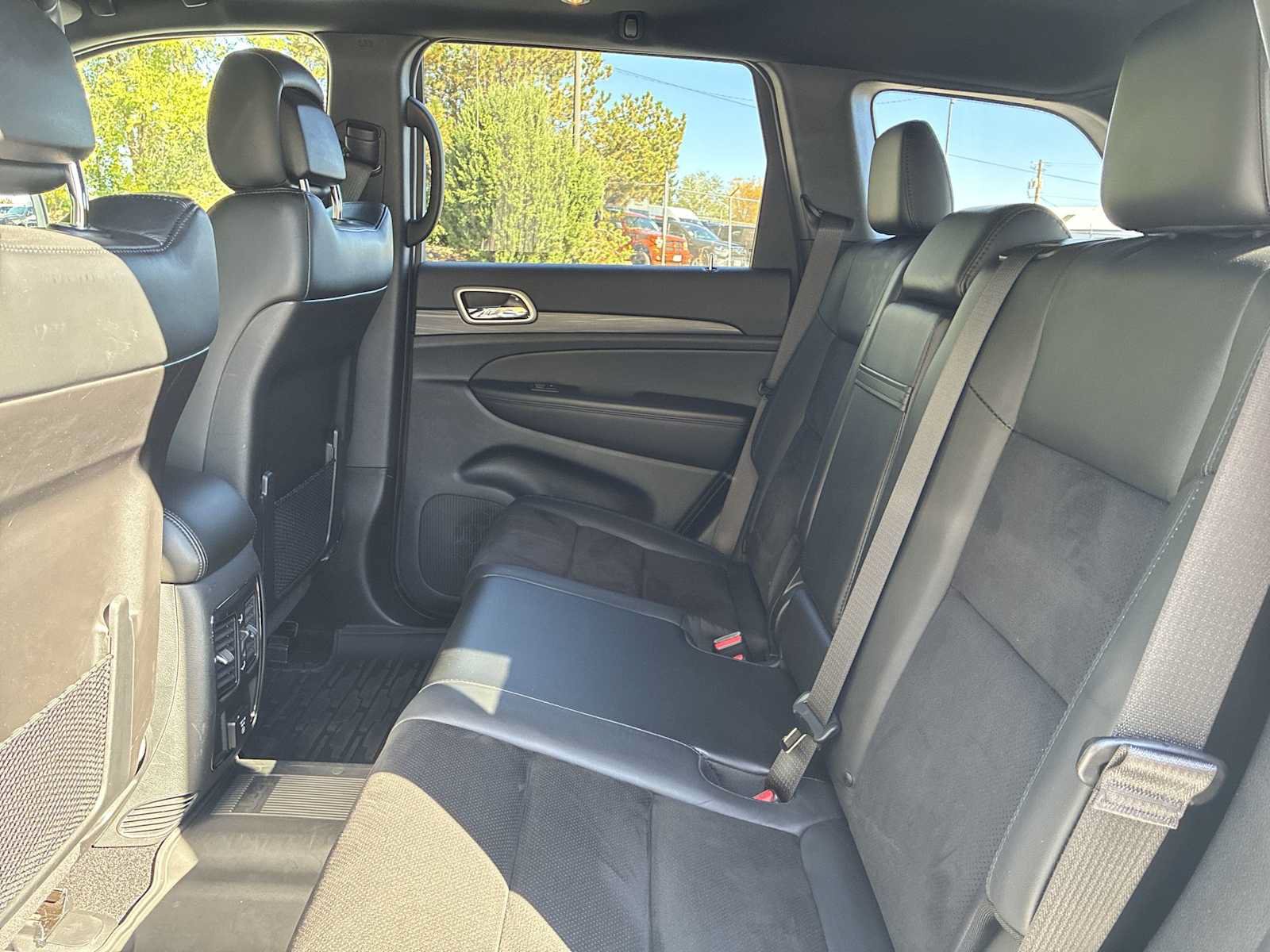 Used 2020 Jeep Grand Cherokee Altitude AWD/4WD image 25