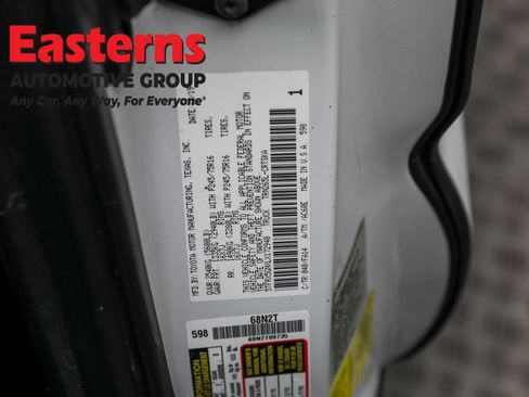 Used 2020 Toyota Tacoma SR image 32