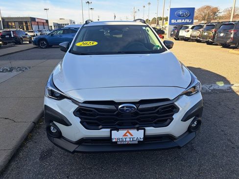 Certified 2025 Subaru Crosstrek 2.5i Limited w/ Crosstrek Mirror Package image 9