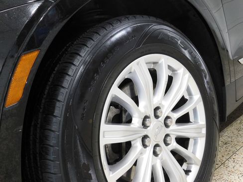 Used 2017 Cadillac XT5 FWD image 16