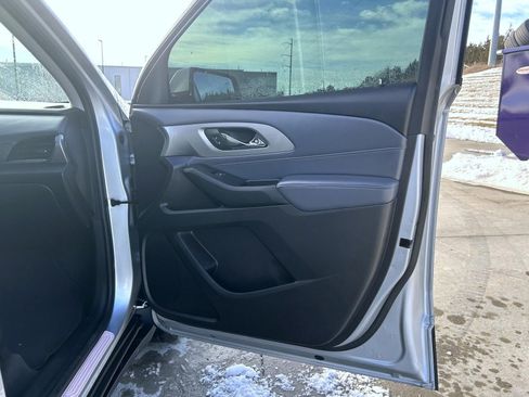 Used 2018 Chevrolet Traverse LT image 16