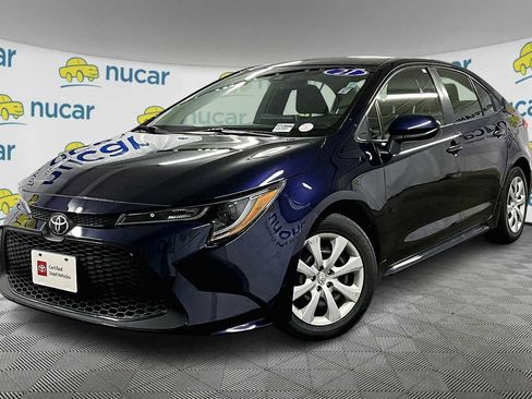 Used 2021 Toyota Corolla LE image 3