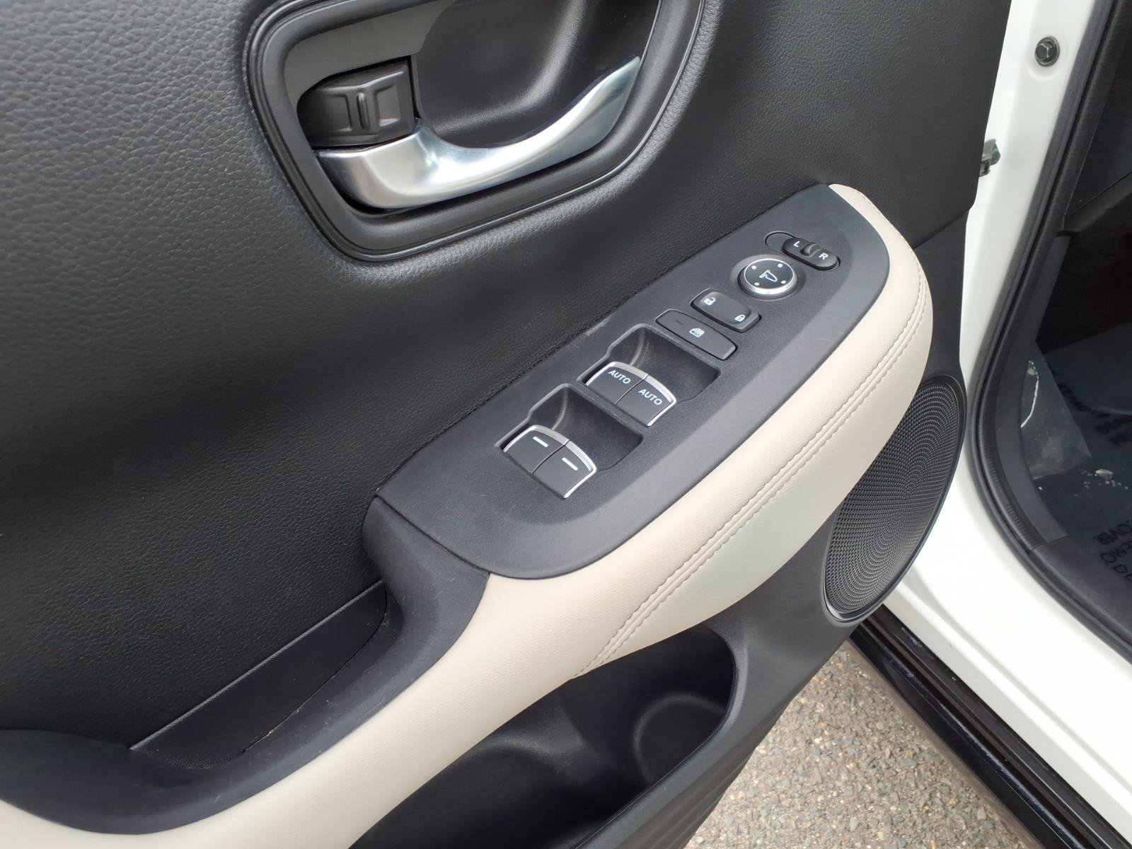 Certified 2024 Honda HR-V EX-L image 18