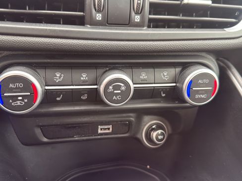 Used 2022 Alfa Romeo Giulia Ti w/ Active Assist Plus Package RWD image 17