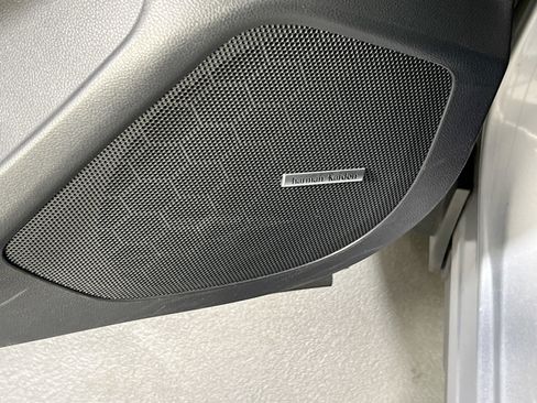 Used 2022 Subaru Ascent Touring image 19