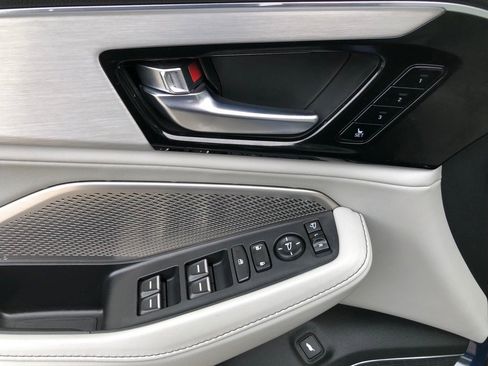 Used 2023 Acura MDX SH-AWD w/ Technology Package image 11