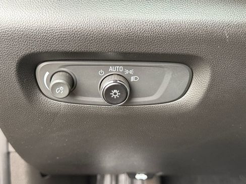 Used 2023 Chevrolet Traverse LT AWD/4WD image 22